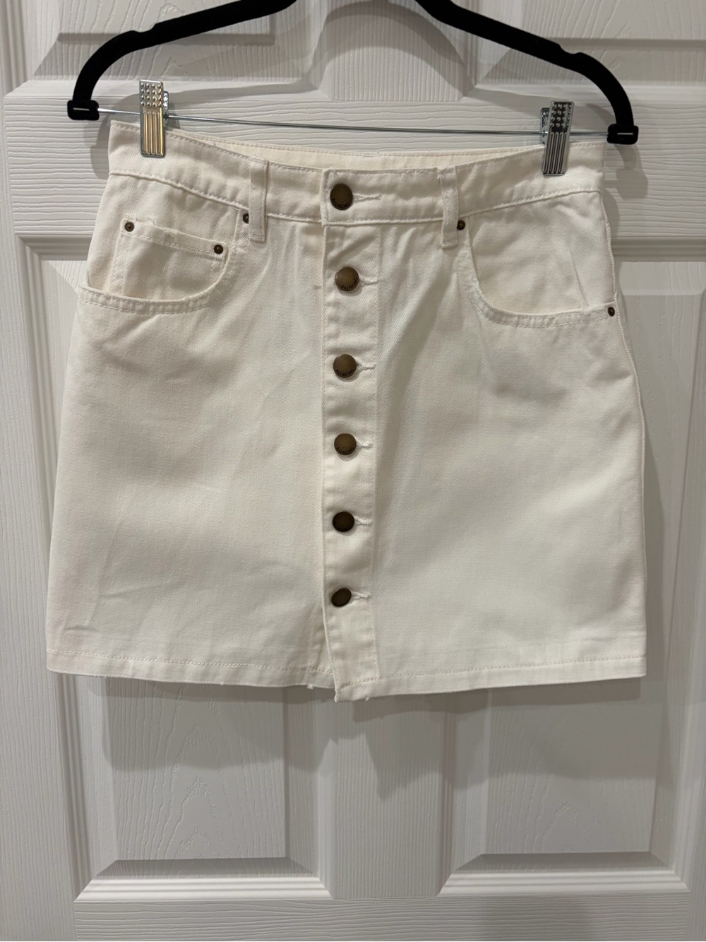 Billabong Off-White Denim Button-Front Mini Skirt – Size 28